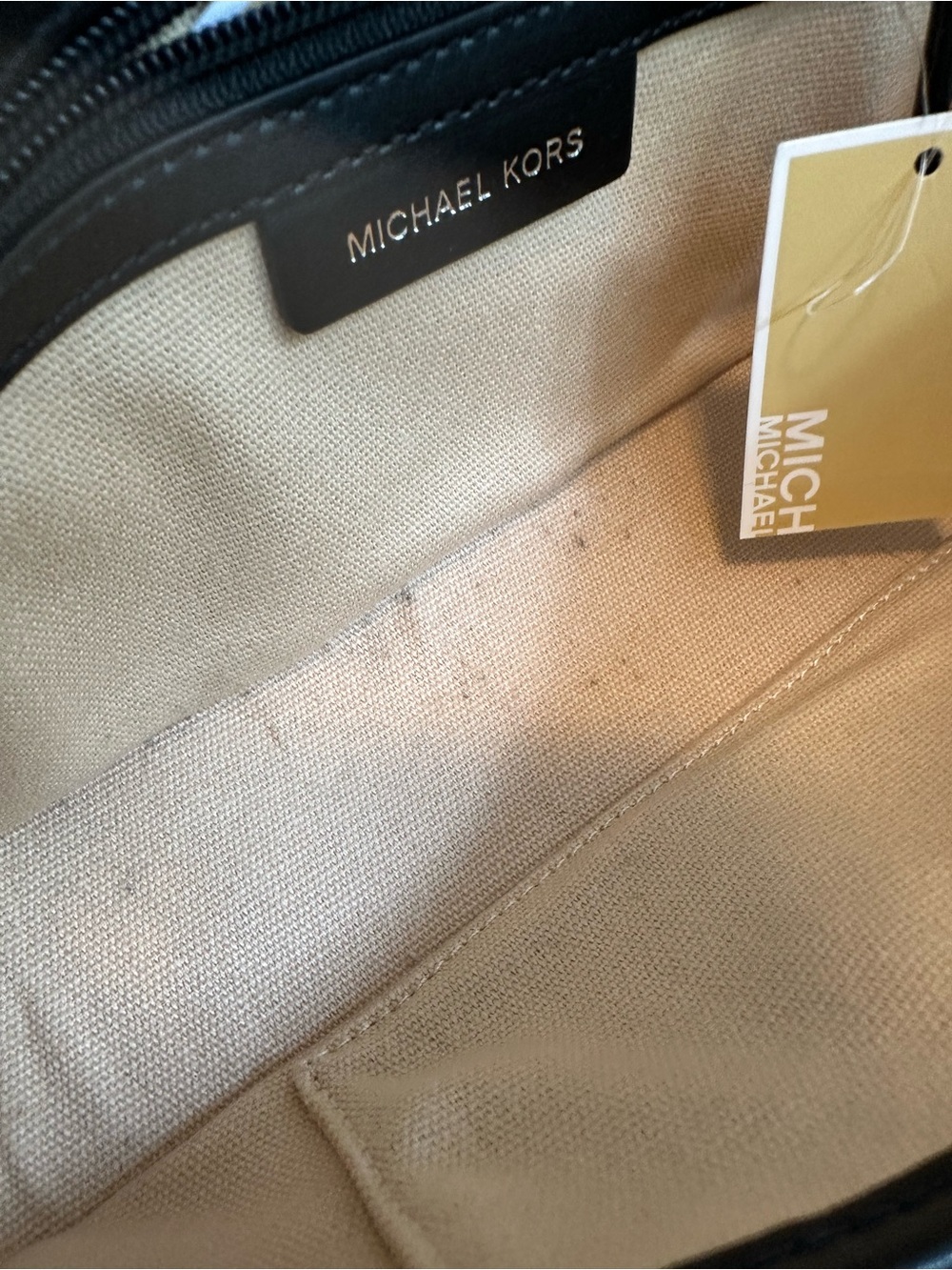 Michael Kors Beige Woven Straw Shoulder Bag with MK Logo Plaque - Picture 4 of 4